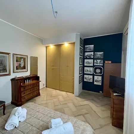4 Balconi House-elegante Dimora Nel Centro Storico דירה