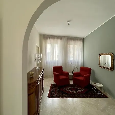 4 Balconi House-elegante Dimora Nel Centro Storico Apartment