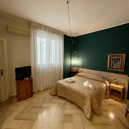 4 Balconi House-elegante Dimora Nel Centro Storico Apartment *