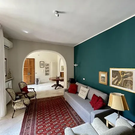 4 Balconi House-elegante Dimora Nel Centro Storico Apartment