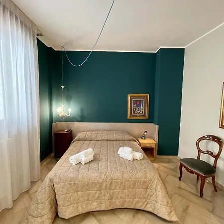4 Balconi House-elegante Dimora Nel Centro Storico