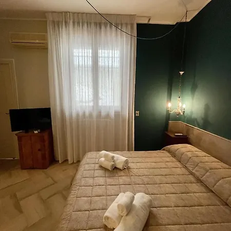4 Balconi House-elegante Dimora Nel Centro Storico Apartment *